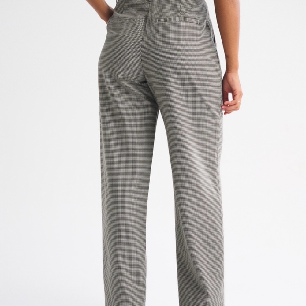 Curve Love A&F Quinn Taylored Straight Pants (short) - Picture 4 of 6